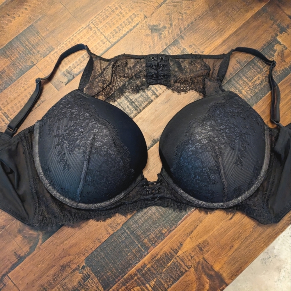 Victoria's Secret very sexy push-up black with added lace accent 38DD